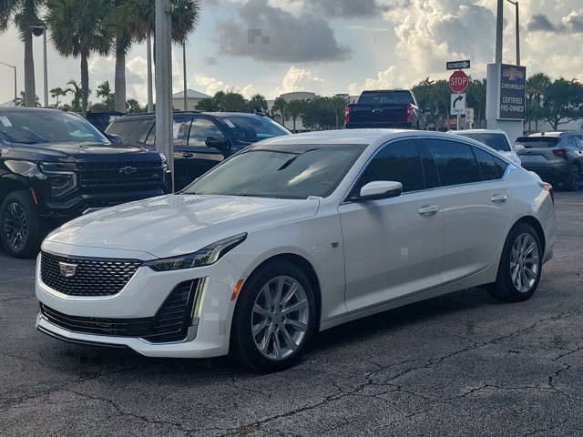 2023 Cadillac CT5 Luxury Image 1 of 32
