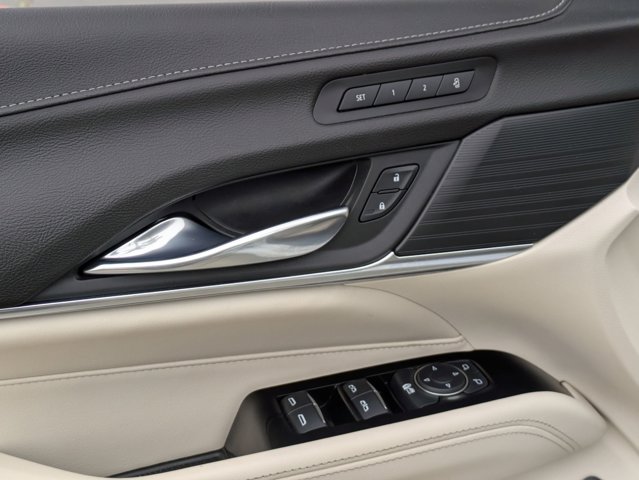 Vehicle image 12 of 24