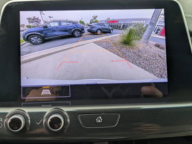 Vehicle image 20 of 24