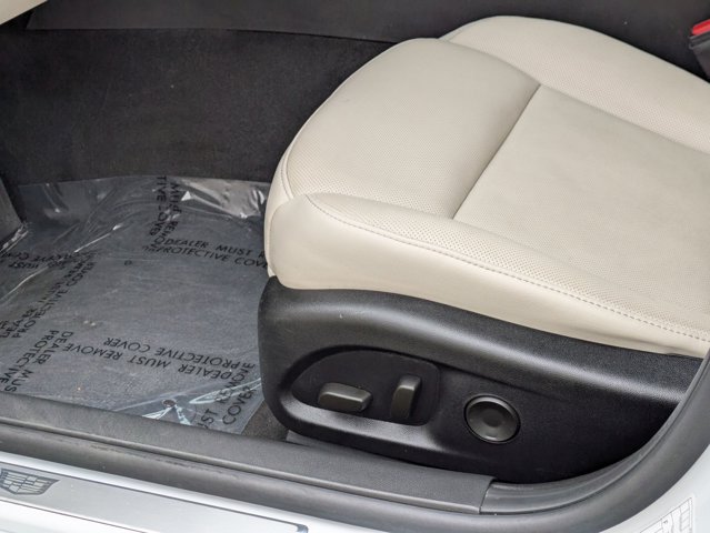 Vehicle image 13 of 24