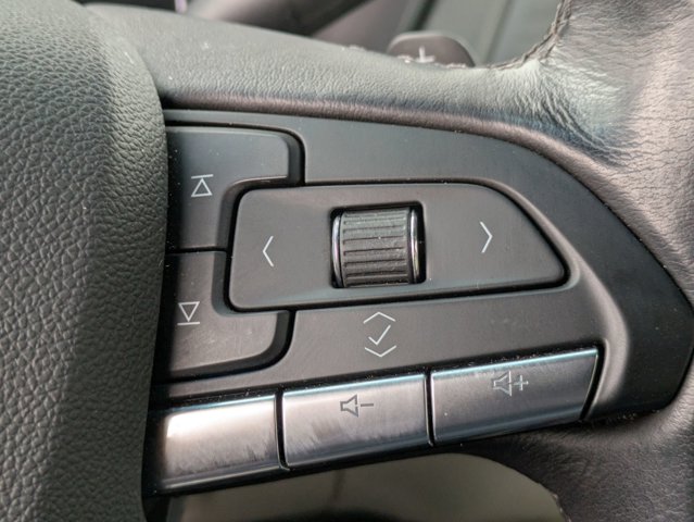 Vehicle image 17 of 24