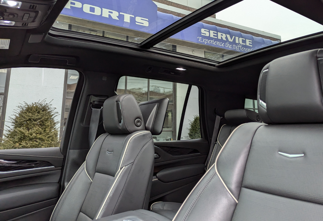 Vehicle image 33 of 56