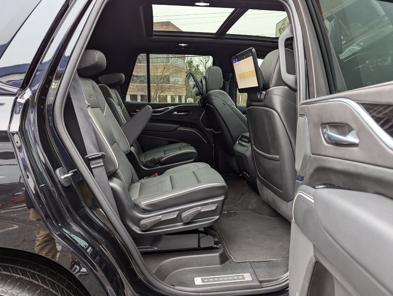 Vehicle image 47 of 56