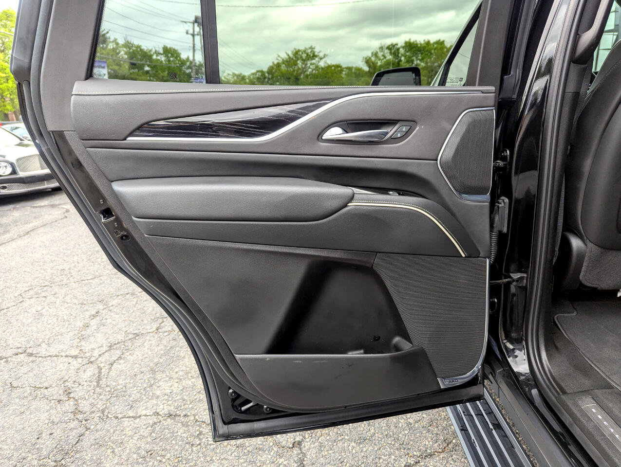 Vehicle image 39 of 56