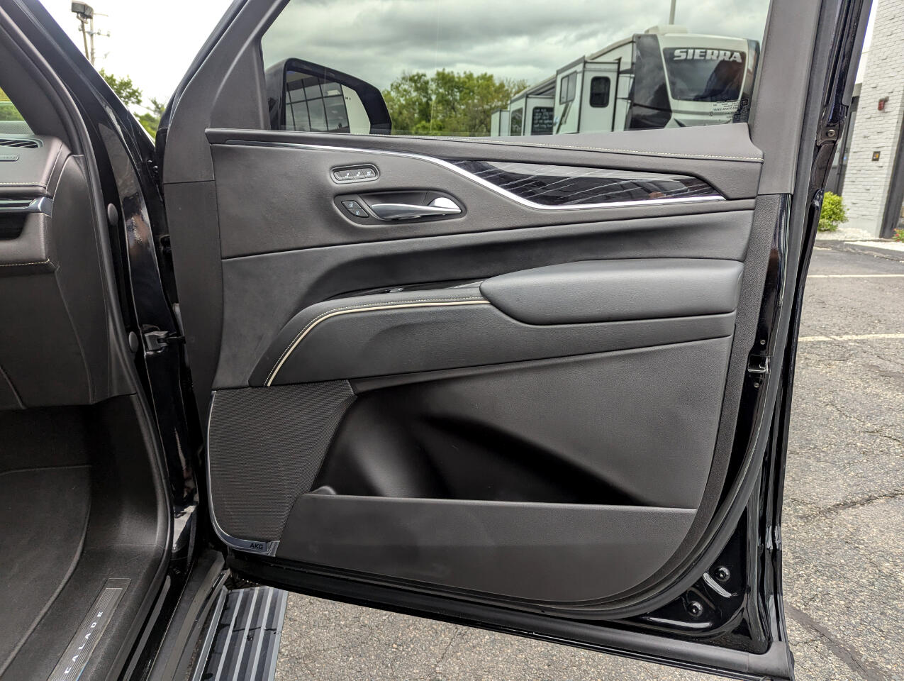 Vehicle image 34 of 56