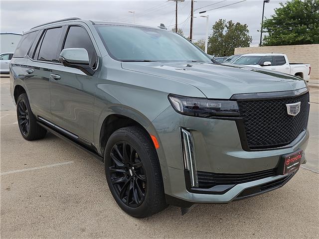 2023 Cadillac Escalade 4WD Sport Platinum Image 2 of 20