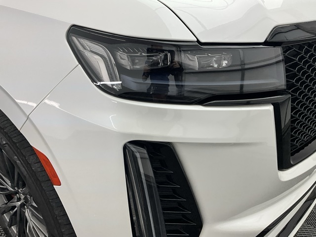 Vehicle image 28 of 33