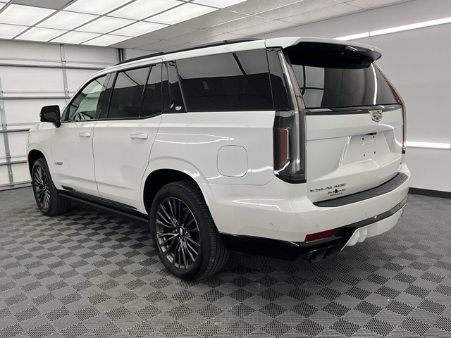 Vehicle image 4 of 33