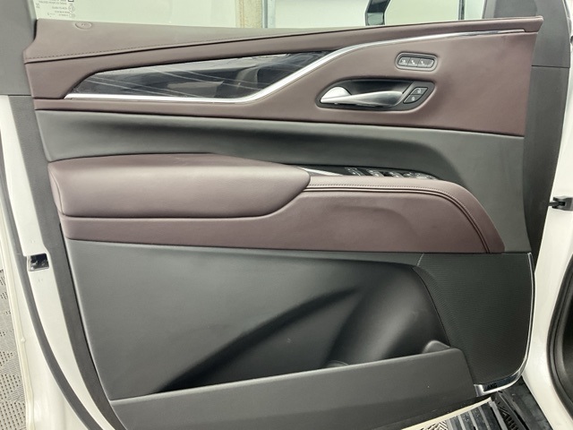 Vehicle image 22 of 33