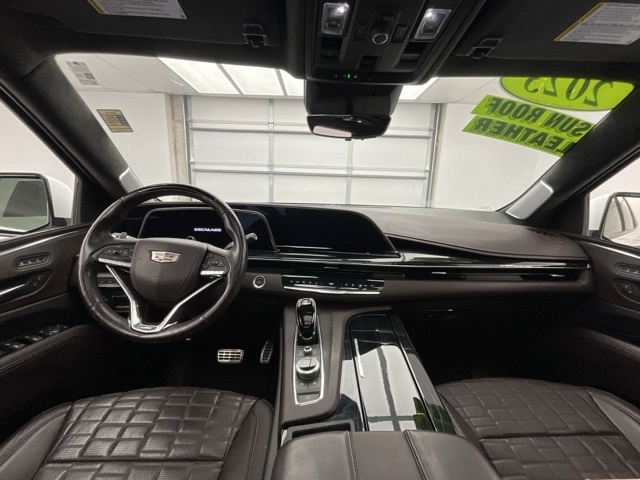 Vehicle image 15 of 33