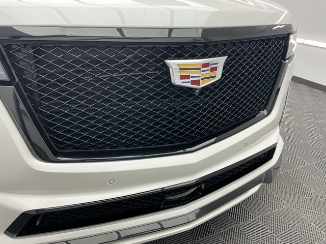 Vehicle image 7 of 33