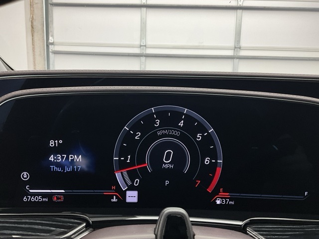 Vehicle image 18 of 33
