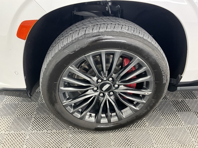 Vehicle image 5 of 33