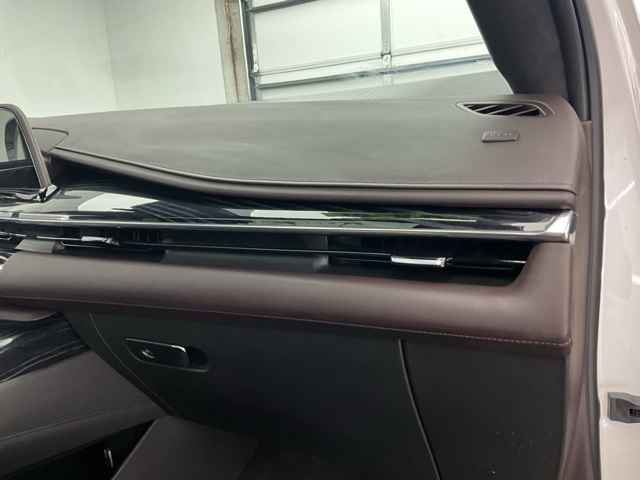 Vehicle image 32 of 33