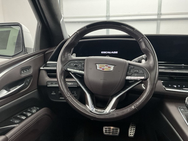 Vehicle image 17 of 33