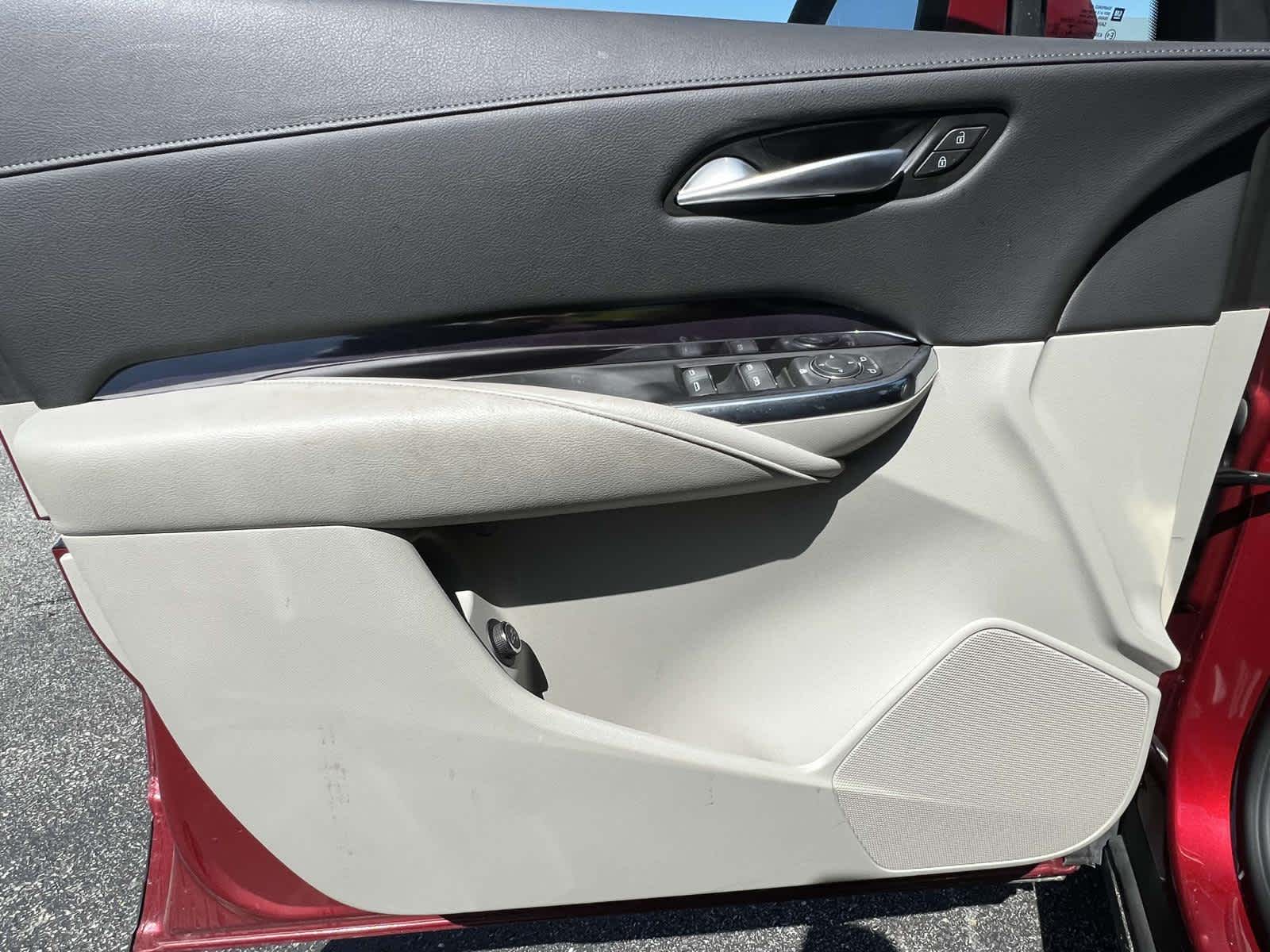 Vehicle image 11 of 30