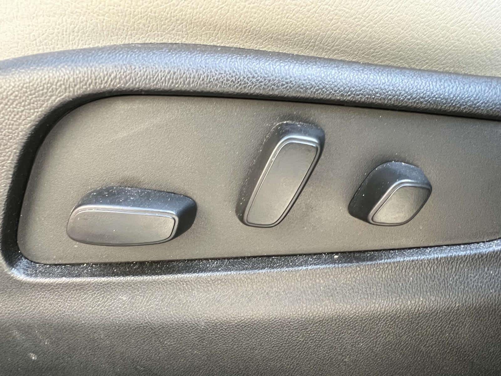 Vehicle image 14 of 30