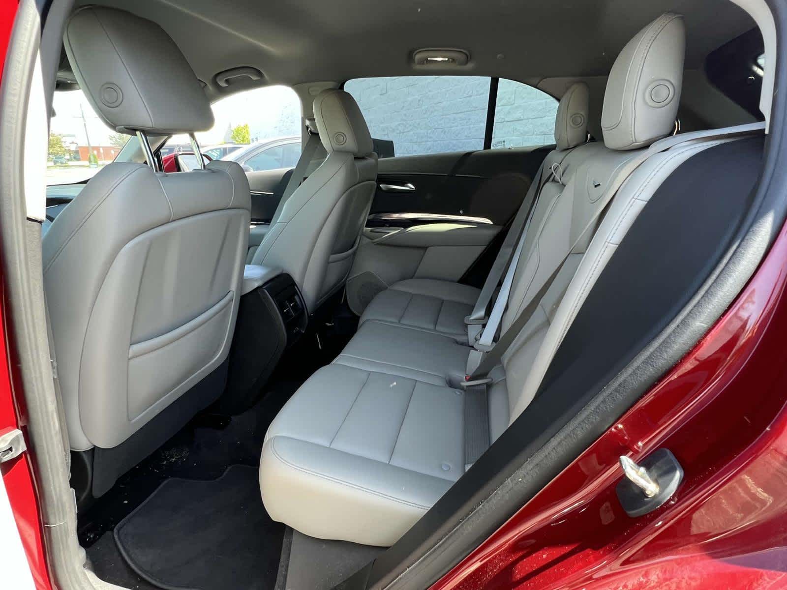 Vehicle image 8 of 30