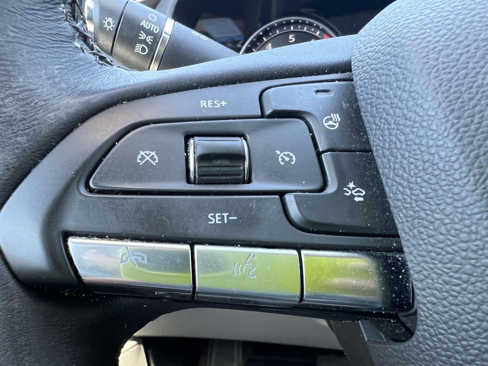 Vehicle image 23 of 30