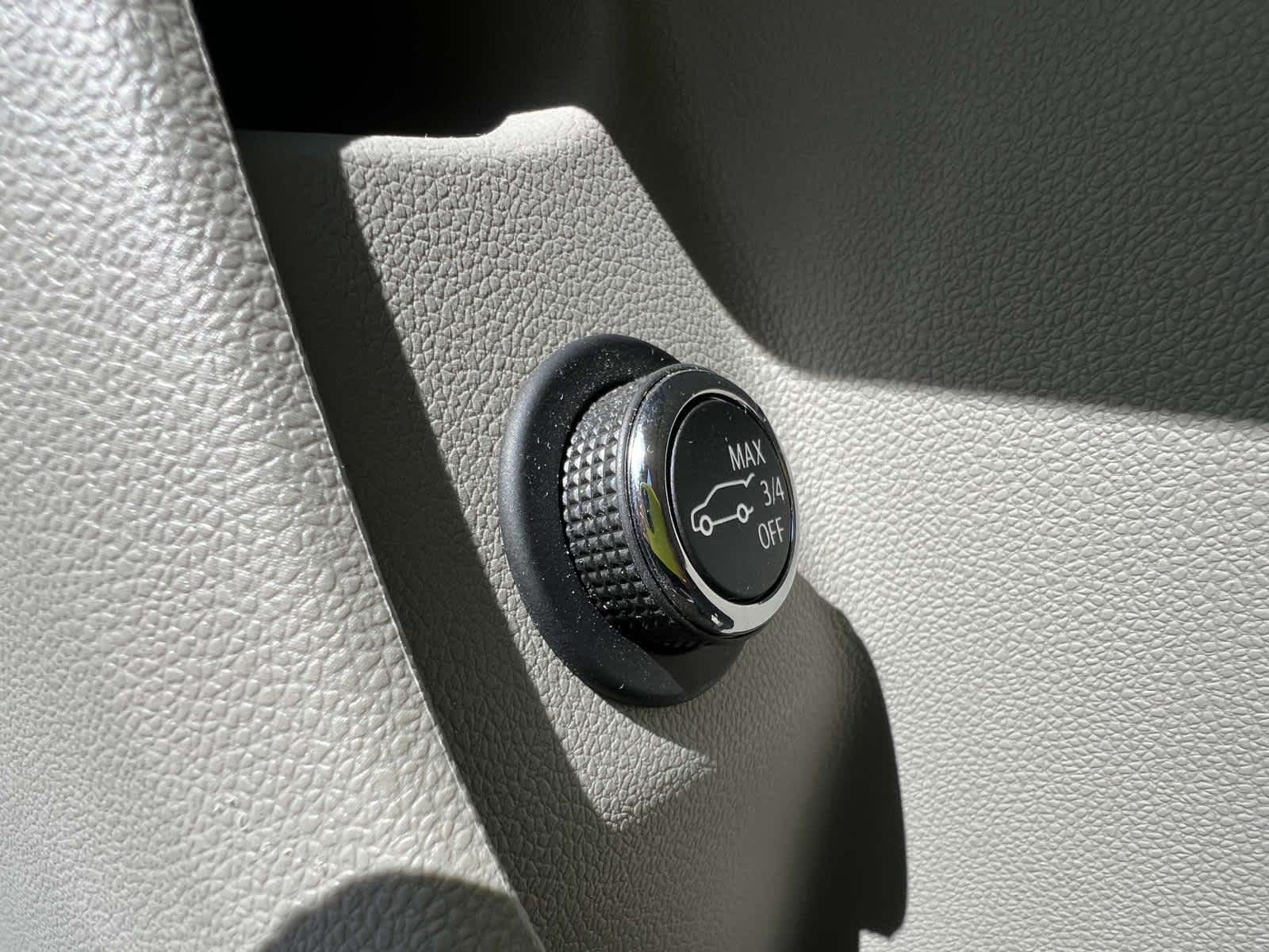 Vehicle image 13 of 30