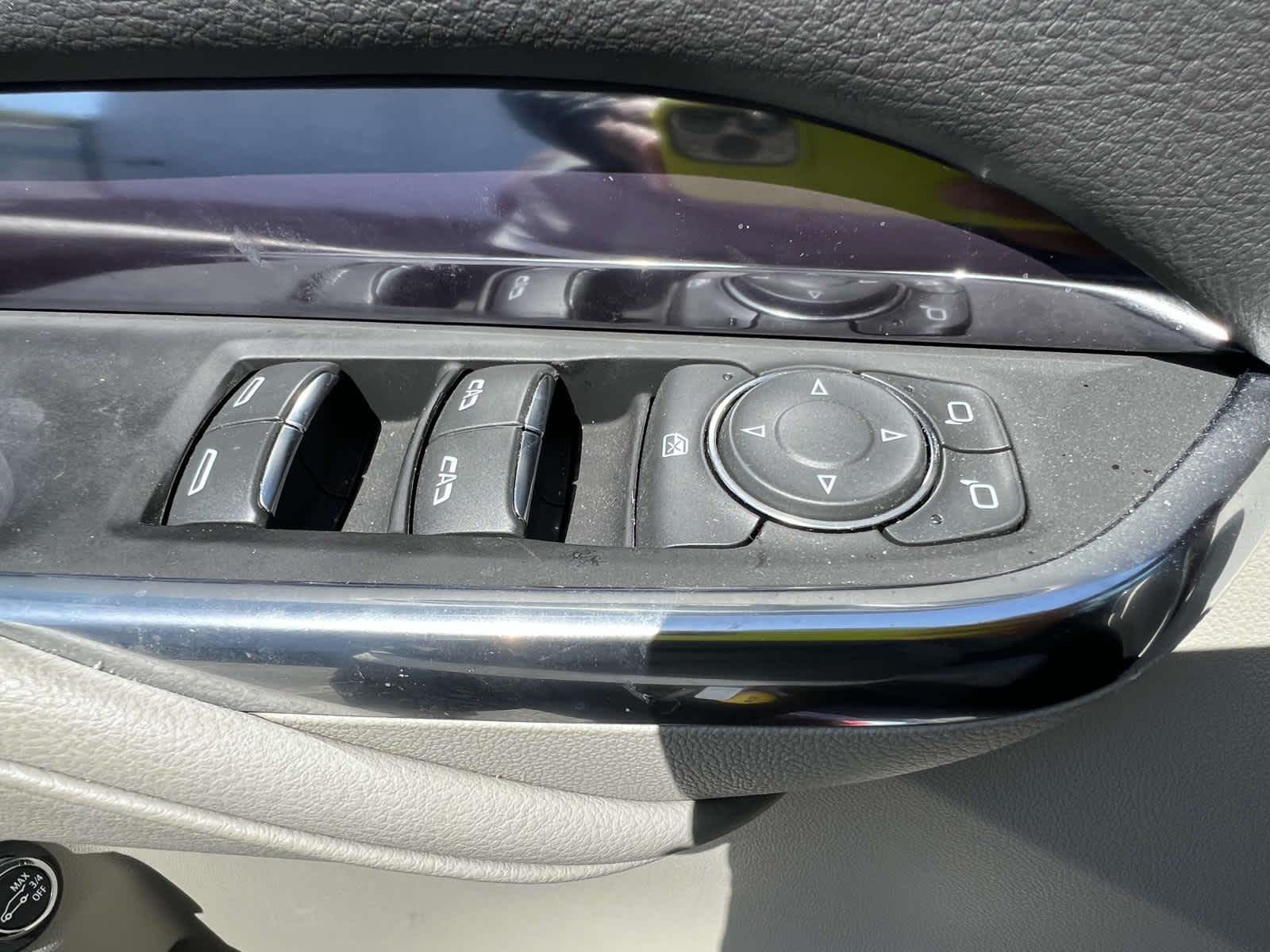 Vehicle image 12 of 30