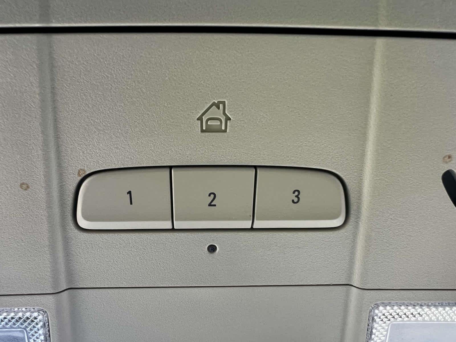 Vehicle image 26 of 30