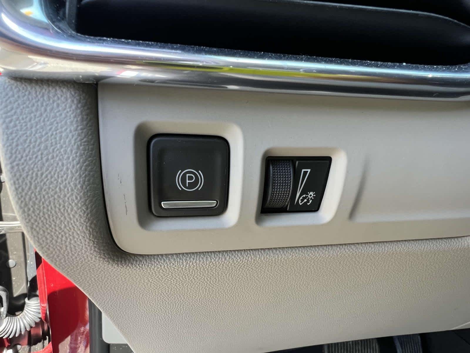 Vehicle image 15 of 30
