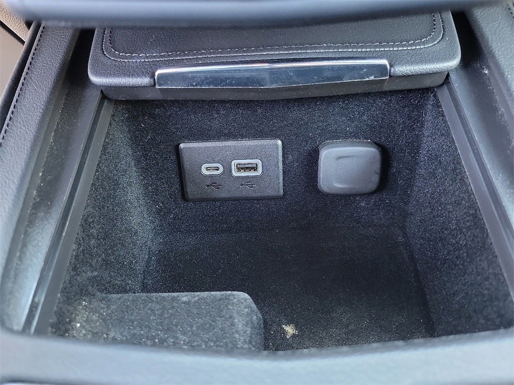 2023 Cadillac XT4 Premium Luxury Image 27 of 31