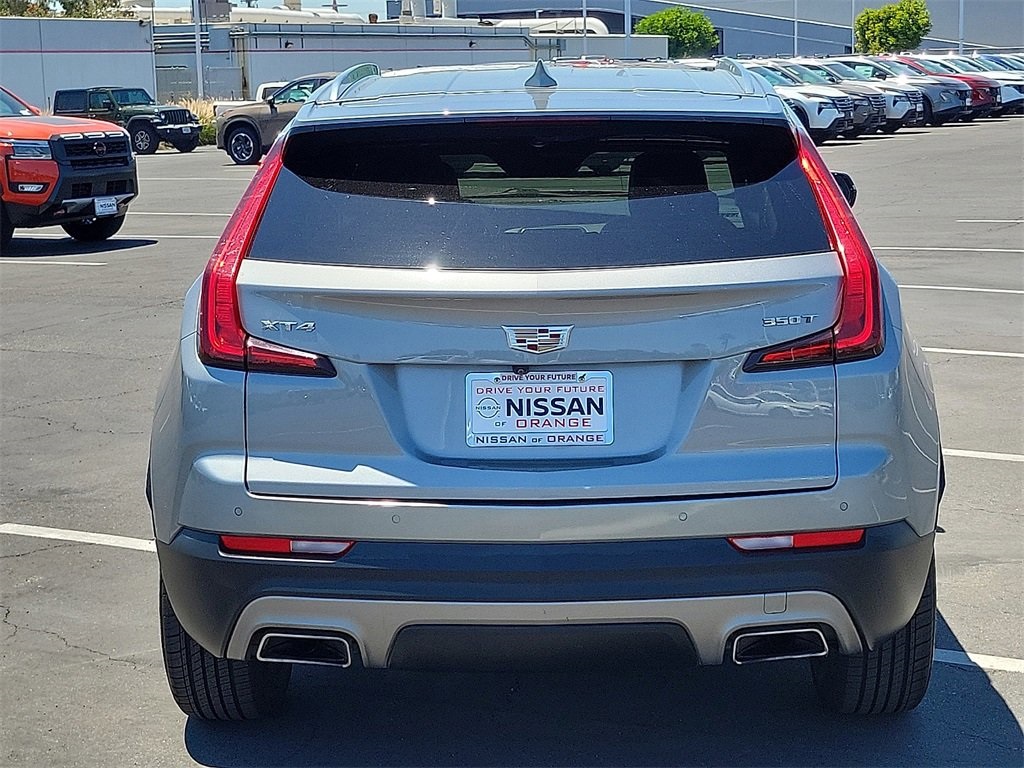 2023 Cadillac XT4 Premium Luxury Image 4 of 31