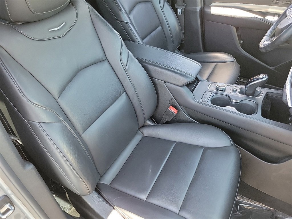 2023 Cadillac XT4 Premium Luxury Image 12 of 31