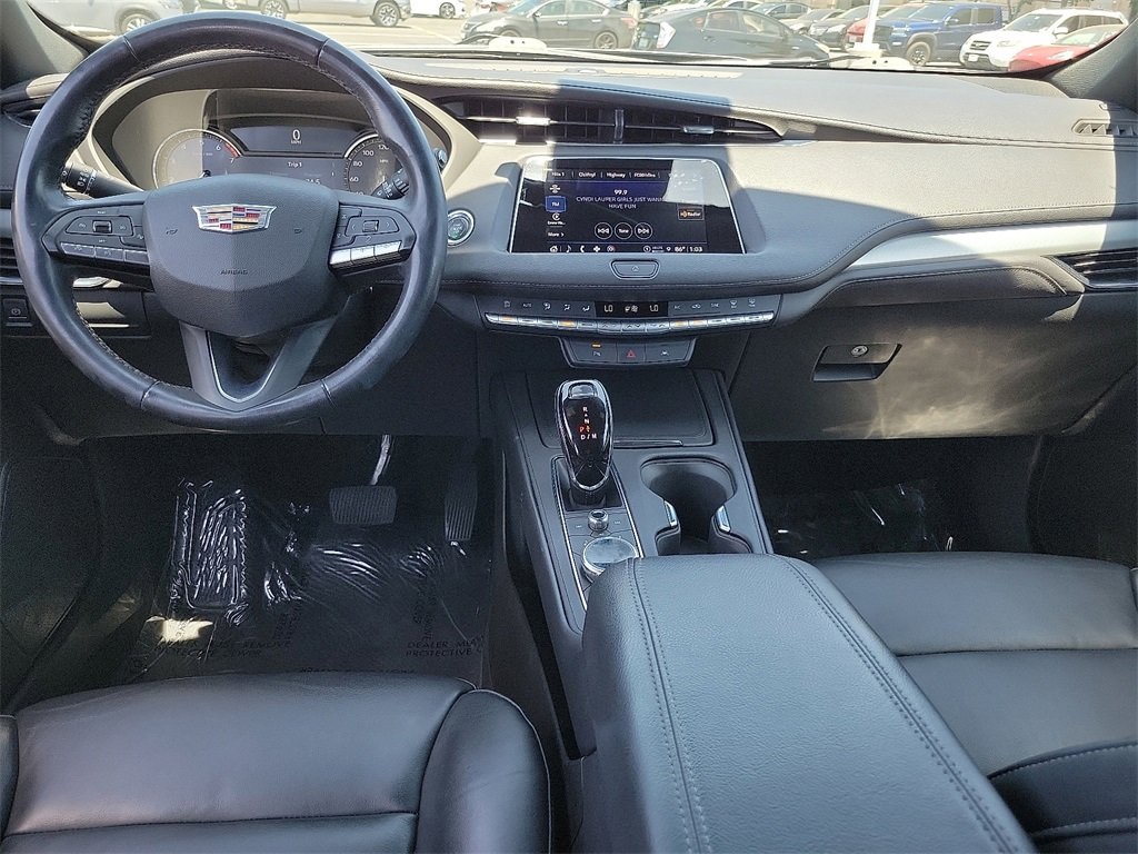 2023 Cadillac XT4 Premium Luxury Image 16 of 31