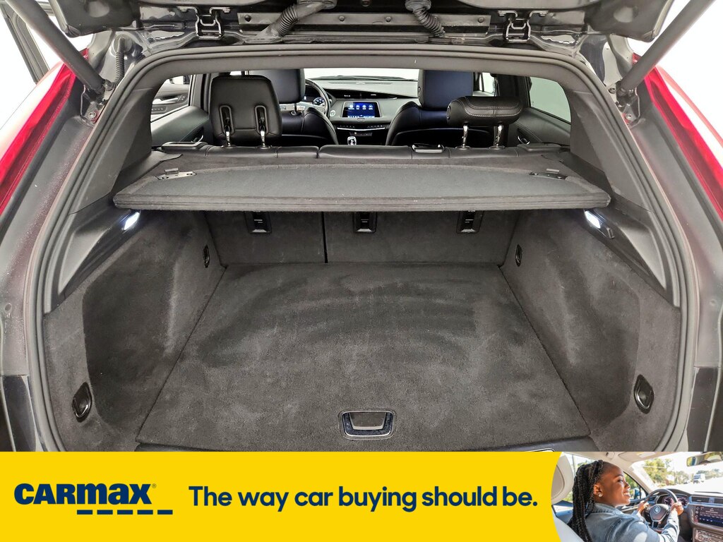Vehicle image 25 of 28