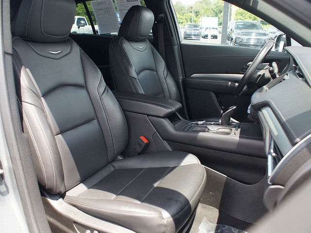 2023 Cadillac XT4 Premium Luxury Image 14 of 27