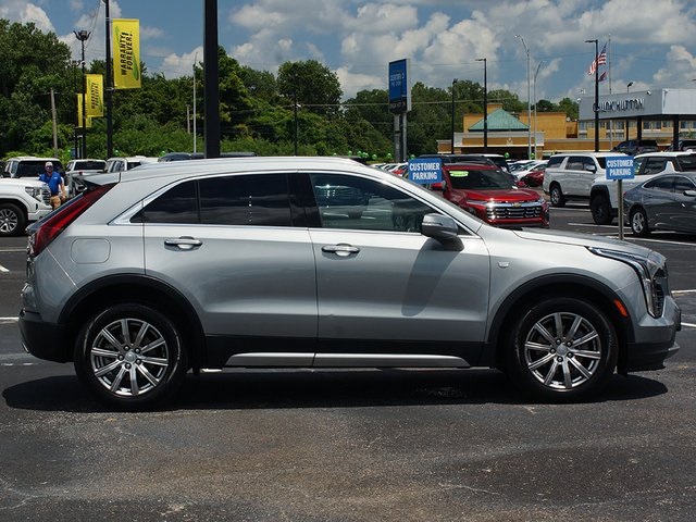 2023 Cadillac XT4 Premium Luxury Image 4 of 27