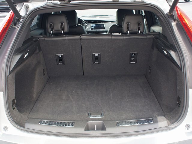 2023 Cadillac XT4 Premium Luxury Image 12 of 27