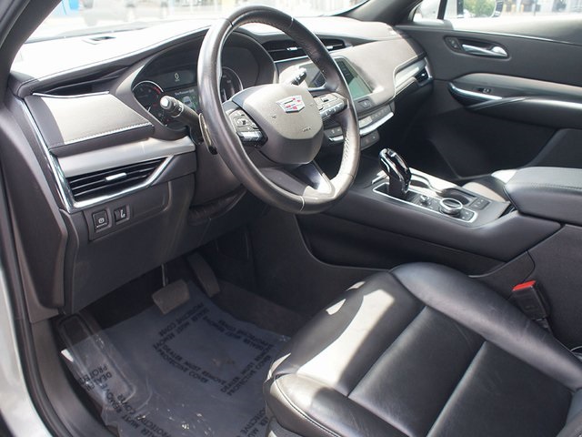 2023 Cadillac XT4 Premium Luxury Image 16 of 27