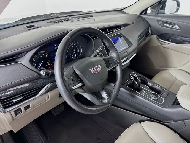 2023 Cadillac XT4 Premium Luxury Image 17 of 32