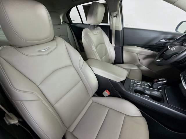 2023 Cadillac XT4 Premium Luxury Image 14 of 32