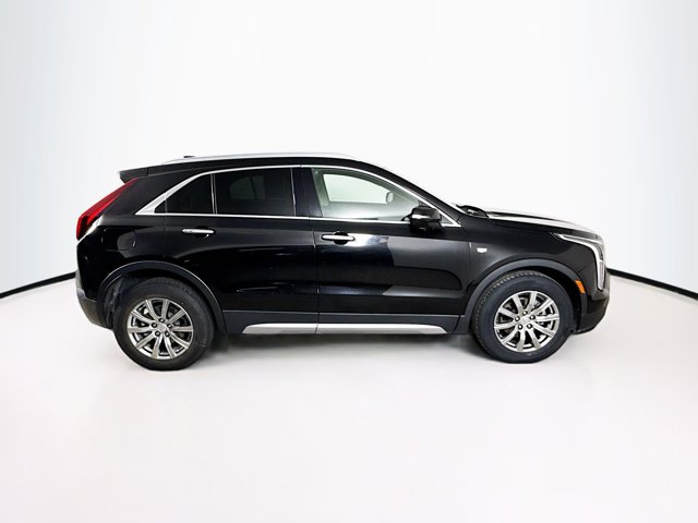 2023 Cadillac XT4 Premium Luxury Image 4 of 32