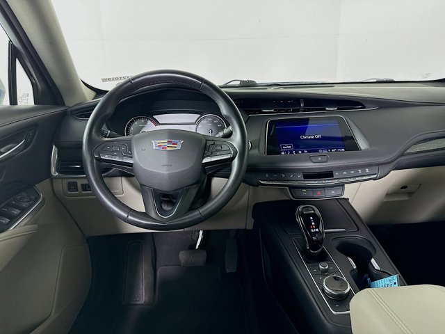 2023 Cadillac XT4 Premium Luxury Image 18 of 32