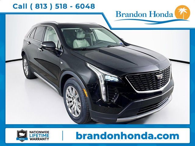 2023 Cadillac XT4 Premium Luxury Image 2 of 32