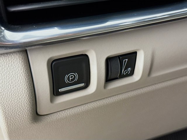 2023 Cadillac XT4 Premium Luxury Image 29 of 32