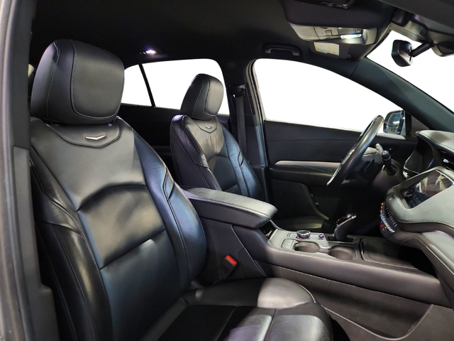 2023 Cadillac XT4 Premium Luxury Image 12 of 25