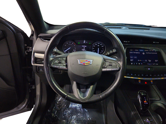 2023 Cadillac XT4 Premium Luxury Image 16 of 25