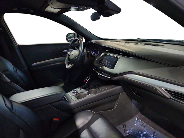 2023 Cadillac XT4 Premium Luxury Image 17 of 25