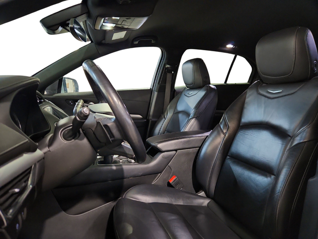 2023 Cadillac XT4 Premium Luxury Image 13 of 25