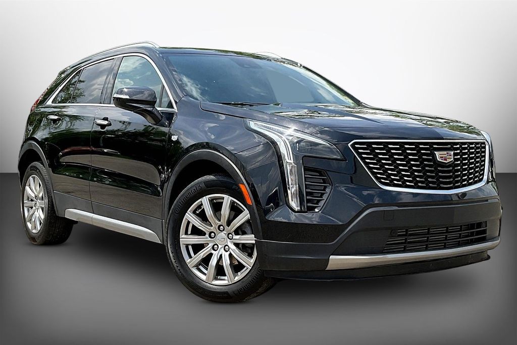 2023 Cadillac XT4 Premium Luxury Image 3 of 35