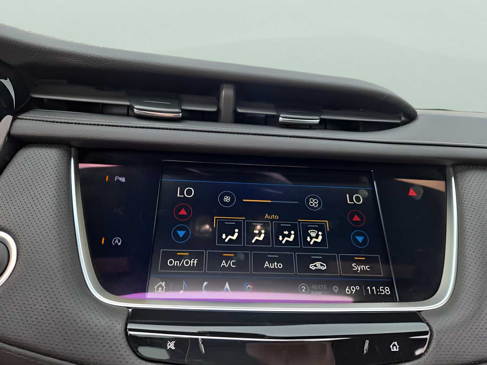 Vehicle image 21 of 43