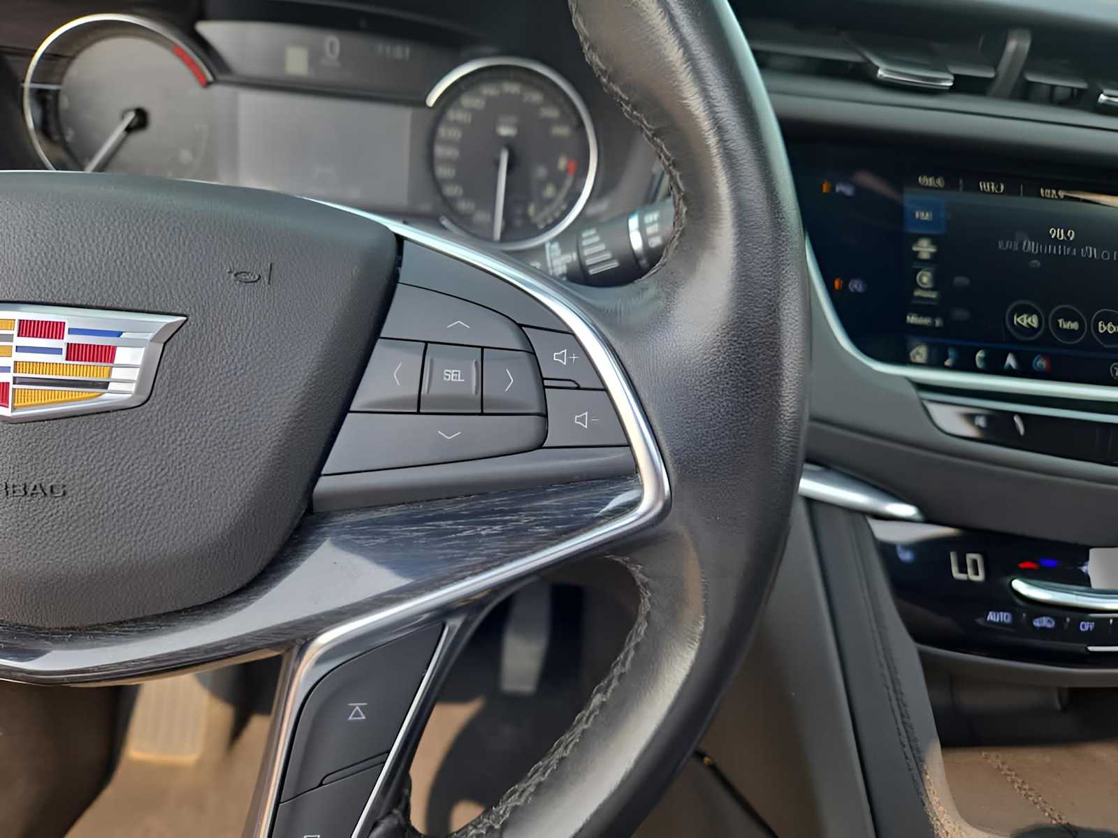 Vehicle image 16 of 43