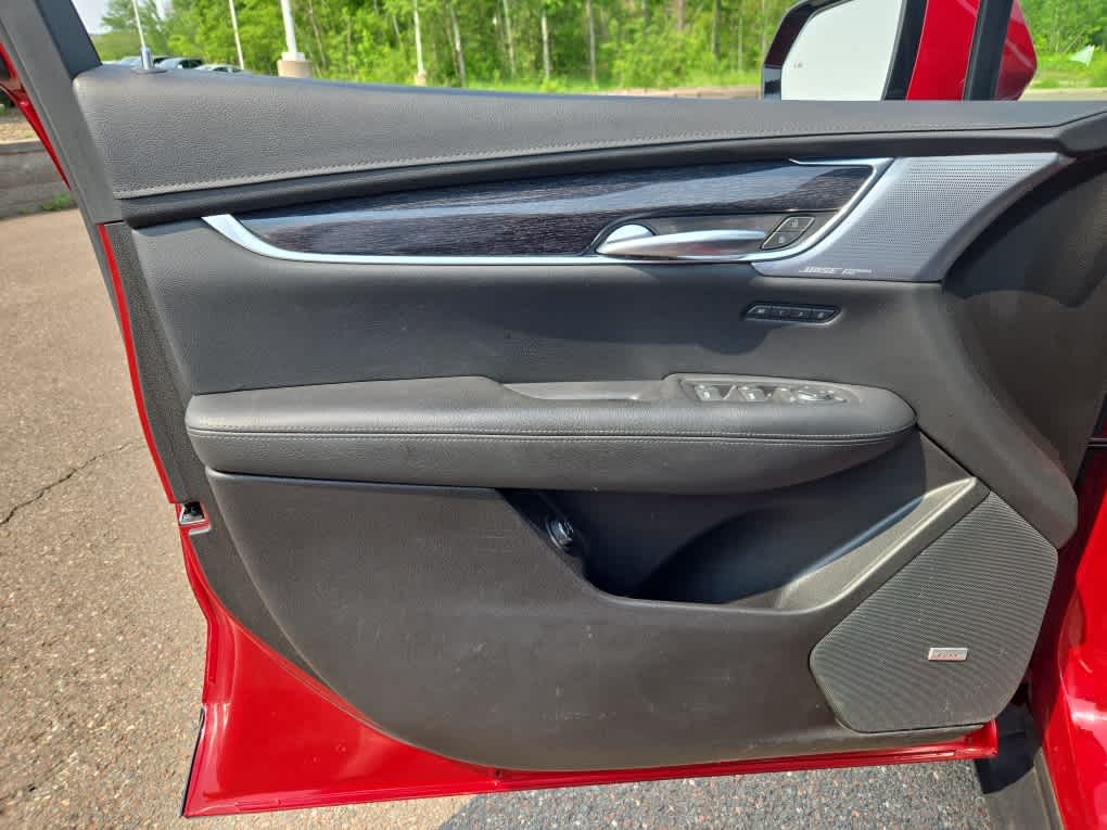 Vehicle image 10 of 43